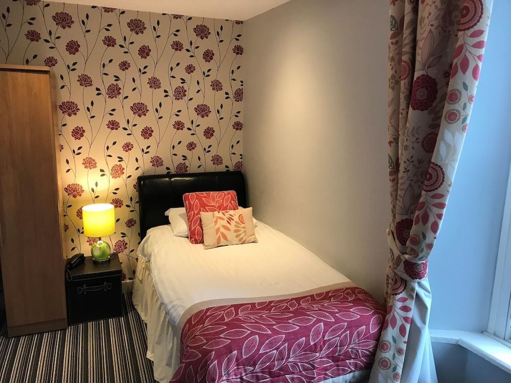 The County Hotel Dalkeith Ngoại thất bức ảnh